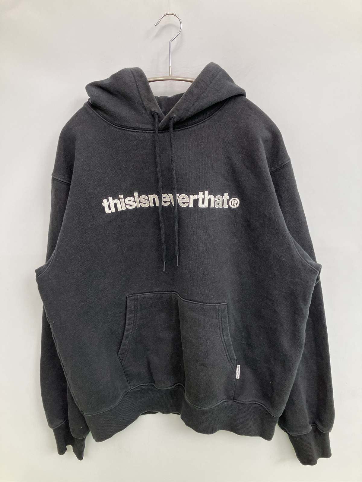 【中古】thisisneverthat ディスイズネバーザット パーカー M 黒いこと 裏起毛 ブランド名ロゴタイプ 向こう正面刷り上げる 長袖 ティーシャツ メンズ