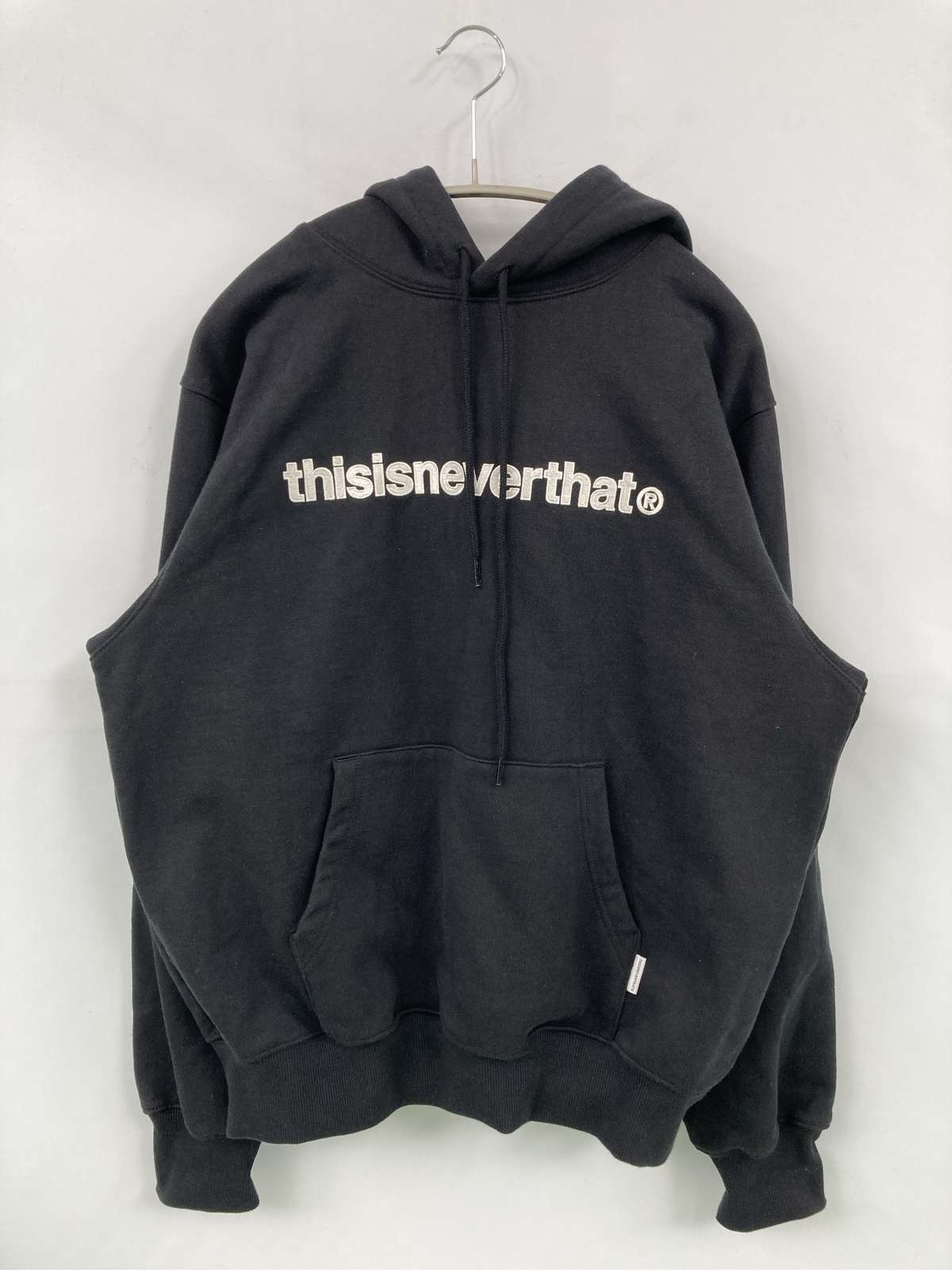 【中古】thisisneverthat ディスイズネバーザット パーカー S 黒いこと 綿織物 裏起毛 向こう正面刷り上げる ブランド名ロゴタイプ ティーシャツ 長袖 メンズ レディース