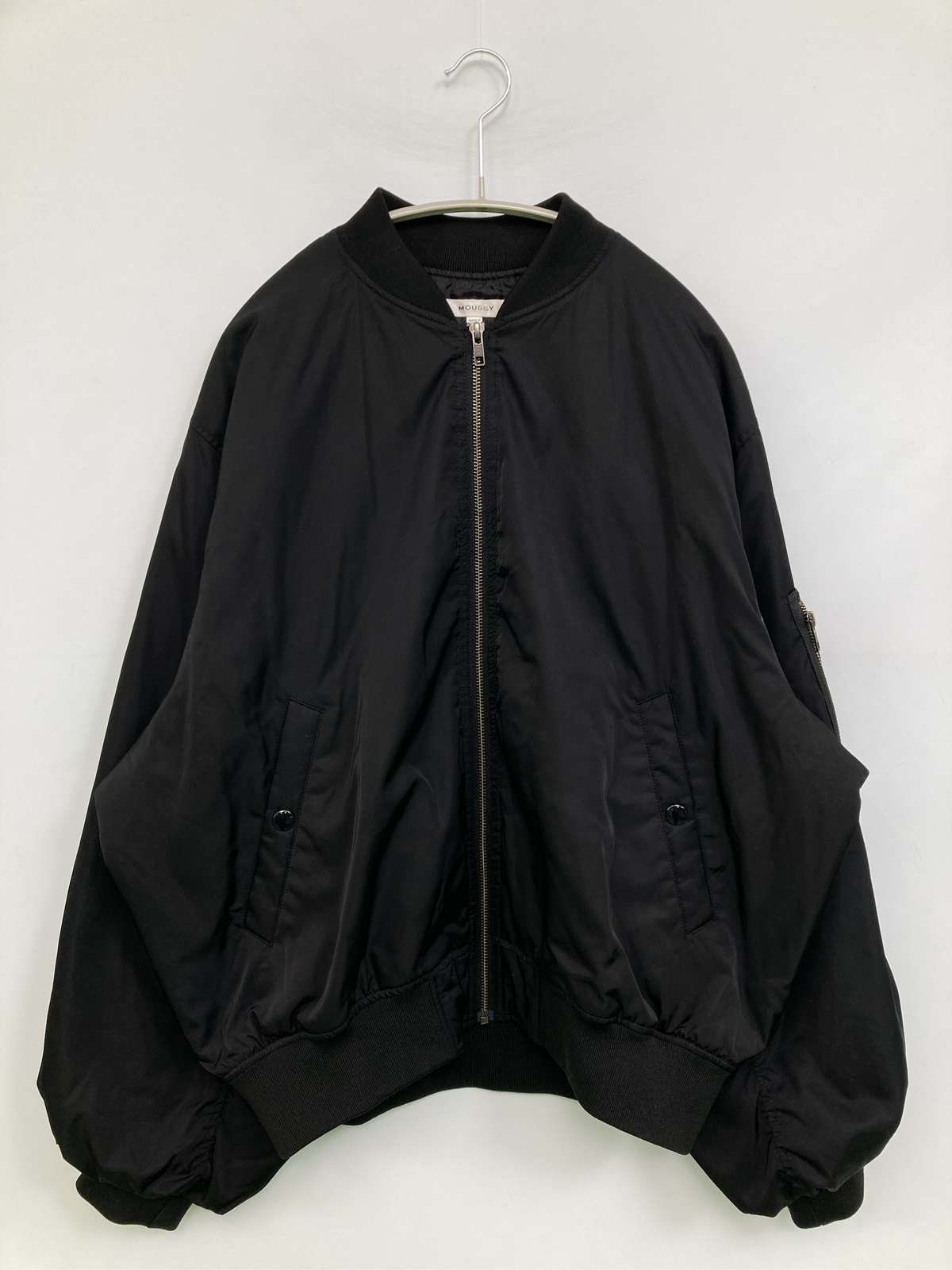 【中古】MOUSSY マウジー 上衣 F 黒いこと うしろ側刷り上げる 刺しゅう 真っただ中丈 ボンネットなし ジップアップ レディース