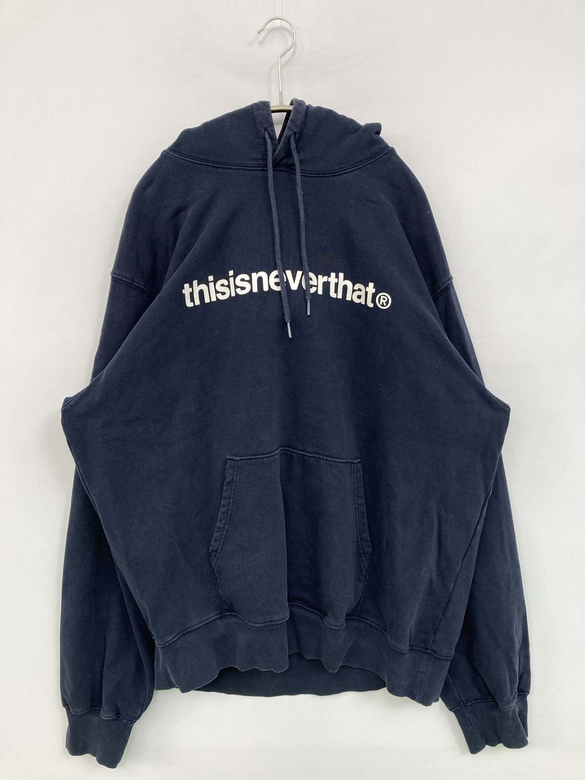【中古】thisisneverthat ディスイズネバーザット パーカー XL ネイビー コットン 裏起毛 前面プリント ブランドロゴ プルオーバー 長袖 メンズ レディース|digdig 店