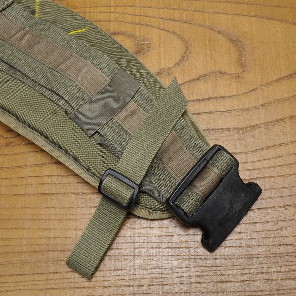 最新入荷 オーストリア軍放出品 ウエストベルト Kaz03バックパック用 Sサイズ バックパックベルト ミリタリーバッグ アクセサリー バッグ用パーツ 腰当て 腰パッド ベルトパット ミリタリーパッド ミリタリーサープラス ミリタリーグッズ ベルトパッド Bagochile Cl