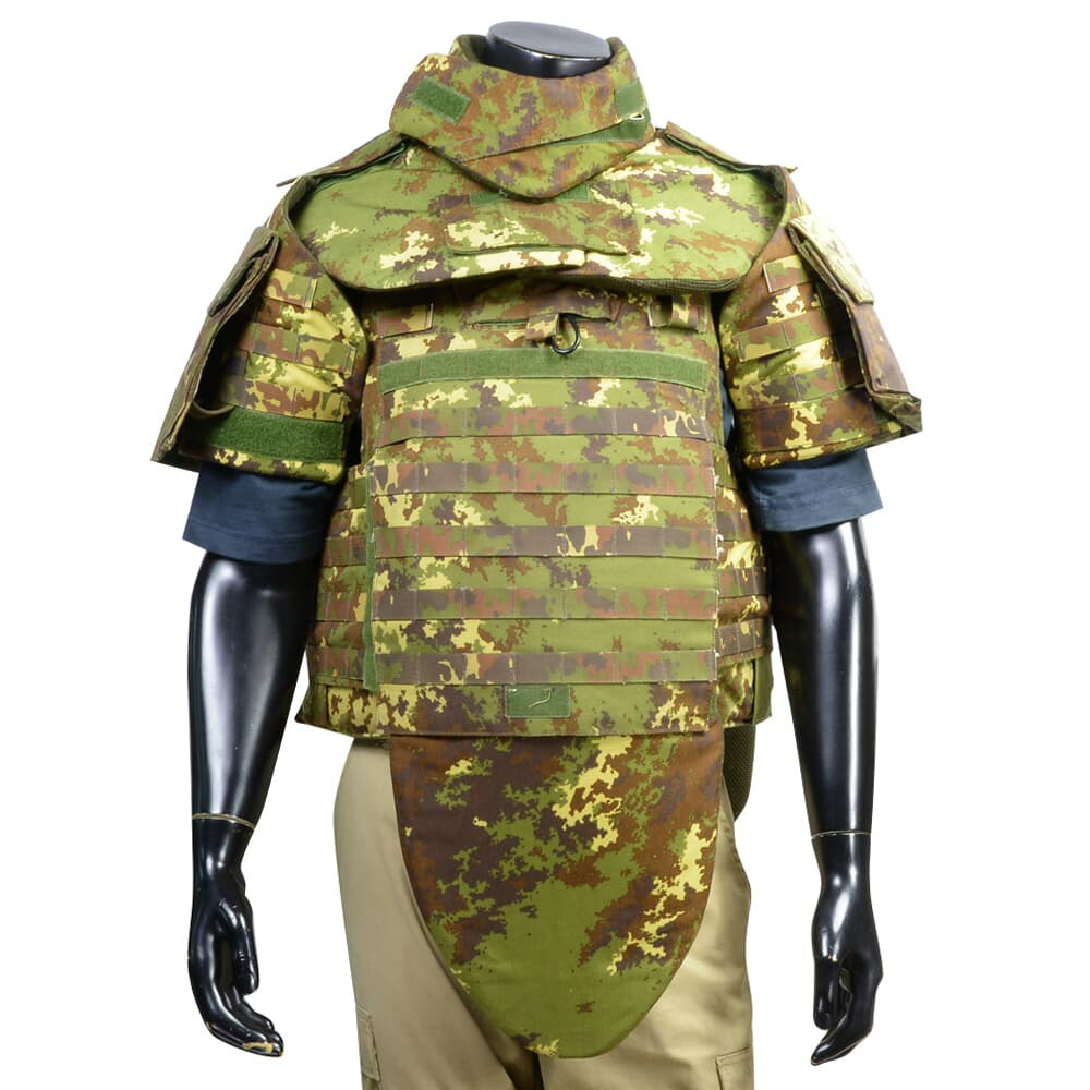 イタリア軍放出品 ボディーアーマー NC4/09 Vegetato プロテクターセット プレートキャリア ベジタート 防弾チョッキ 防弾プレート ソフトアーマー イタリア陸軍 現用装備 ミリタリーサープラス ミリタリーグッズ ボディプロテクター 身体保護具 ボディーガード 伊軍