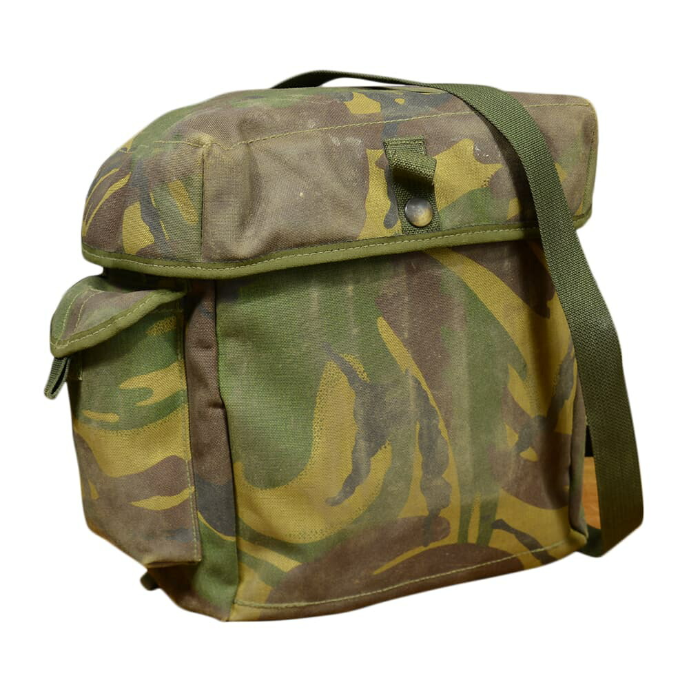 東ドイツ軍　ブルメン迷彩　ガスマスクポーチ 東ドイツ軍 ブルメン迷彩 ガスマスクポーチ 東ドイツ軍 ブルメン迷彩