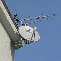 テレビ 地デジとBSアンテナ設置工事 壁面