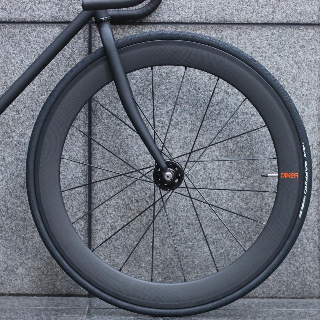 ピストバイク 完成車 Cartel Bikes Avenue Mat Black Diner Front Rear 60mm Carbon Wheel Custom 自転車 バイク スポーツバイク 完成品 クロモリ 軽量 カスタム カスタムバイク ベース フリーギア 固定ギア 初心者 シンプル おしゃれ 黒 ブラック Ocrmglobal Com ピストバイク 完成車 Cartel Bikes Avenue Mat Black Diner Front Rear 60mm Carbon Wheel Custom 自転車 バイク スポーツバイク 完成品 クロモリ 軽量 カスタム カスタムバイク ベース フリーギア 固定ギア 初心者 シンプル おしゃれ 黒 ブラック Ocrmglobal Com