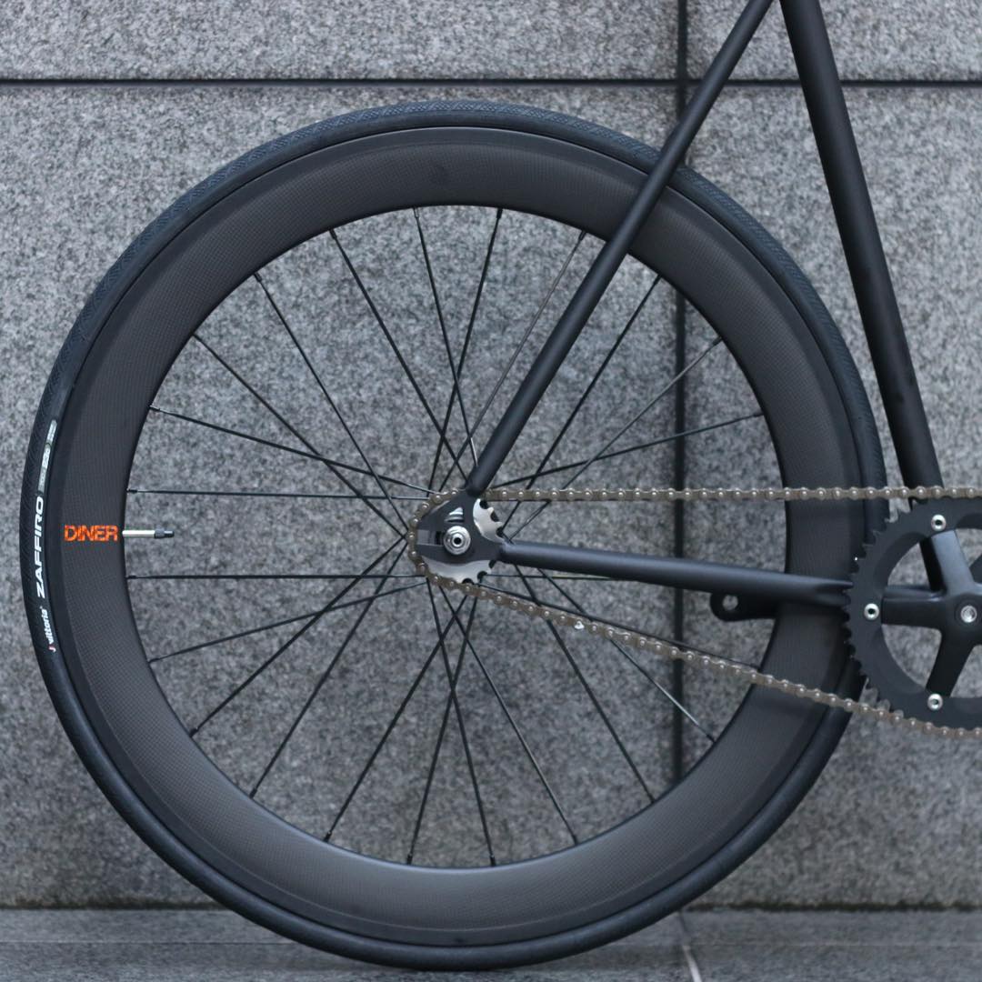ピストバイク 完成車 Cartel Bikes Avenue Mat Black Diner Front Rear 60mm Carbon Wheel Custom 自転車 バイク スポーツバイク 完成品 クロモリ 軽量 カスタム カスタムバイク ベース フリーギア 固定ギア 初心者 シンプル おしゃれ 黒 ブラック Ocrmglobal Com ピストバイク 完成車 Cartel Bikes Avenue Mat Black Diner Front Rear 60mm Carbon Wheel Custom 自転車 バイク スポーツバイク 完成品 クロモリ 軽量 カスタム カスタムバイク ベース フリーギア 固定ギア 初心者 シンプル おしゃれ 黒 ブラック Ocrmglobal Com