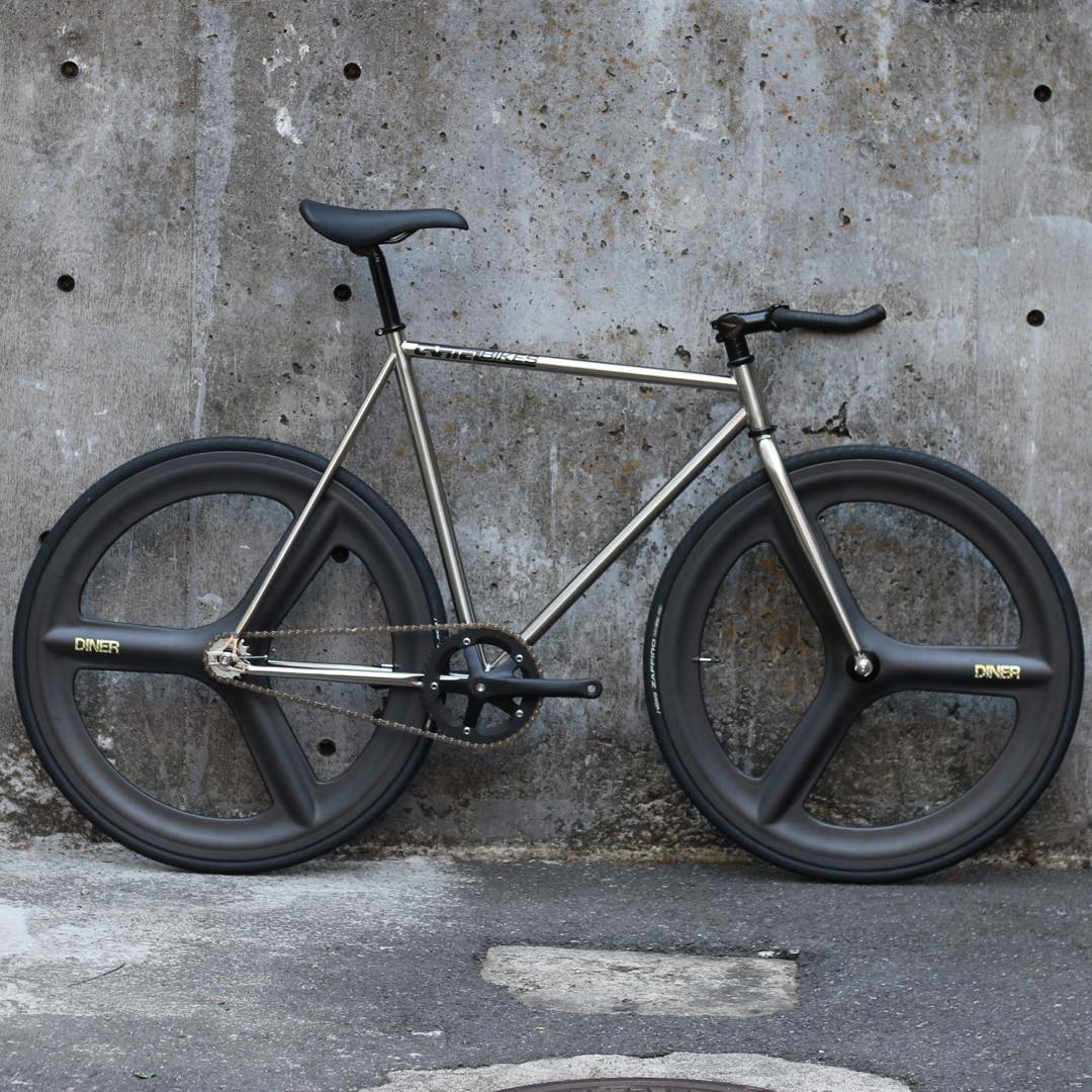 Cartel Bike 販売 完成車 Lo Avenue ３バトン ホイール Diner 3soke ピストバイク 自転車 Customカーテルバイク Chrome Front Rear Carbon Wheel バイク スポーツバイク 完成品 クロモリ 軽量 カスタム カスタムバイク ベース フリーギア 固定ギア 初心者 シンプル