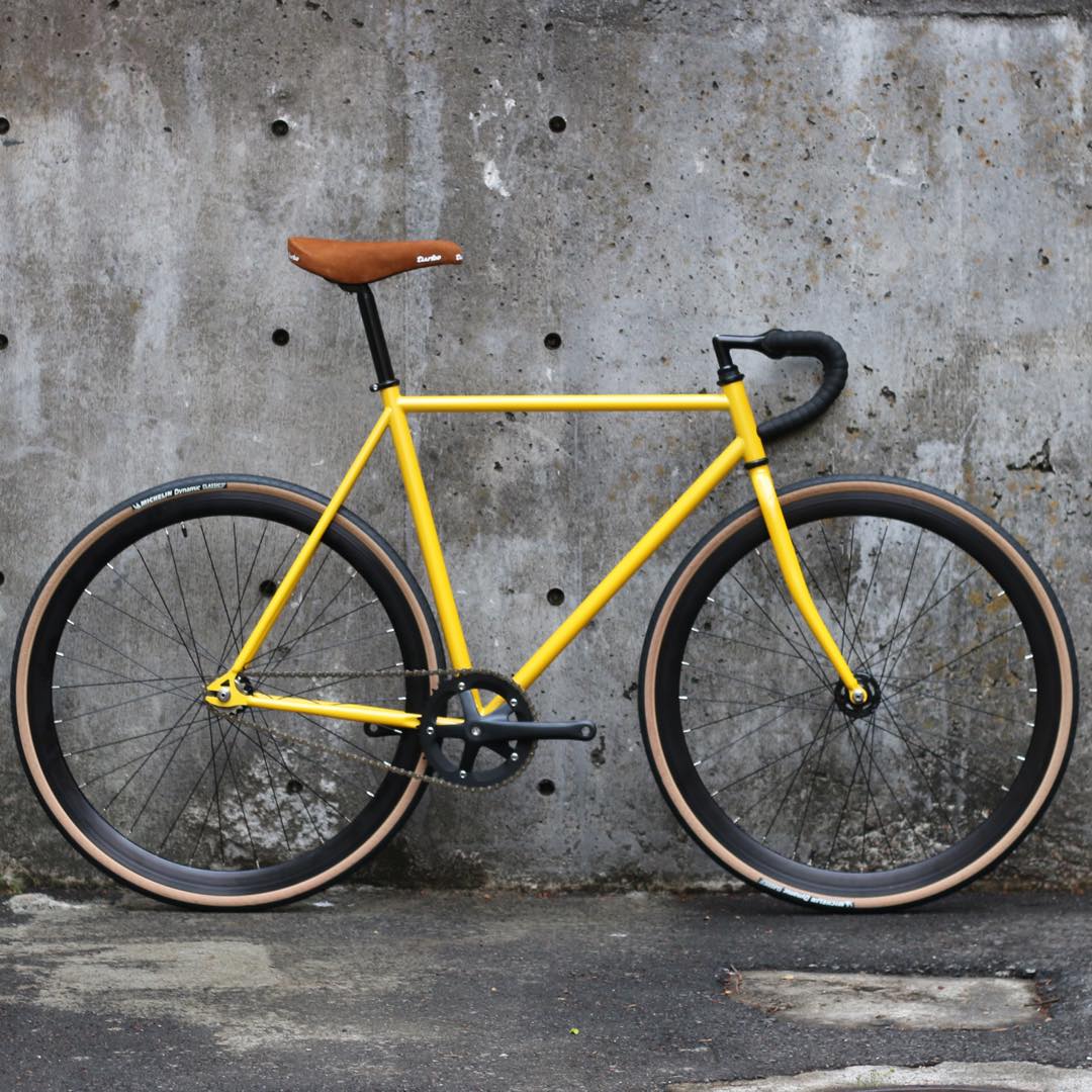 Cartel Bike Leaderbike 735 完成車 カーテルバイク Yellow Leaderbike 721 Custom Leaderbike Bike ピストバイク 自転車 スポーツバイク 完成品 カスタム バイク Avenue クロモリ 軽量 カスタムバイク ベース フリーギア 固定ギア 初心者 シンプル おしゃれ 黄色