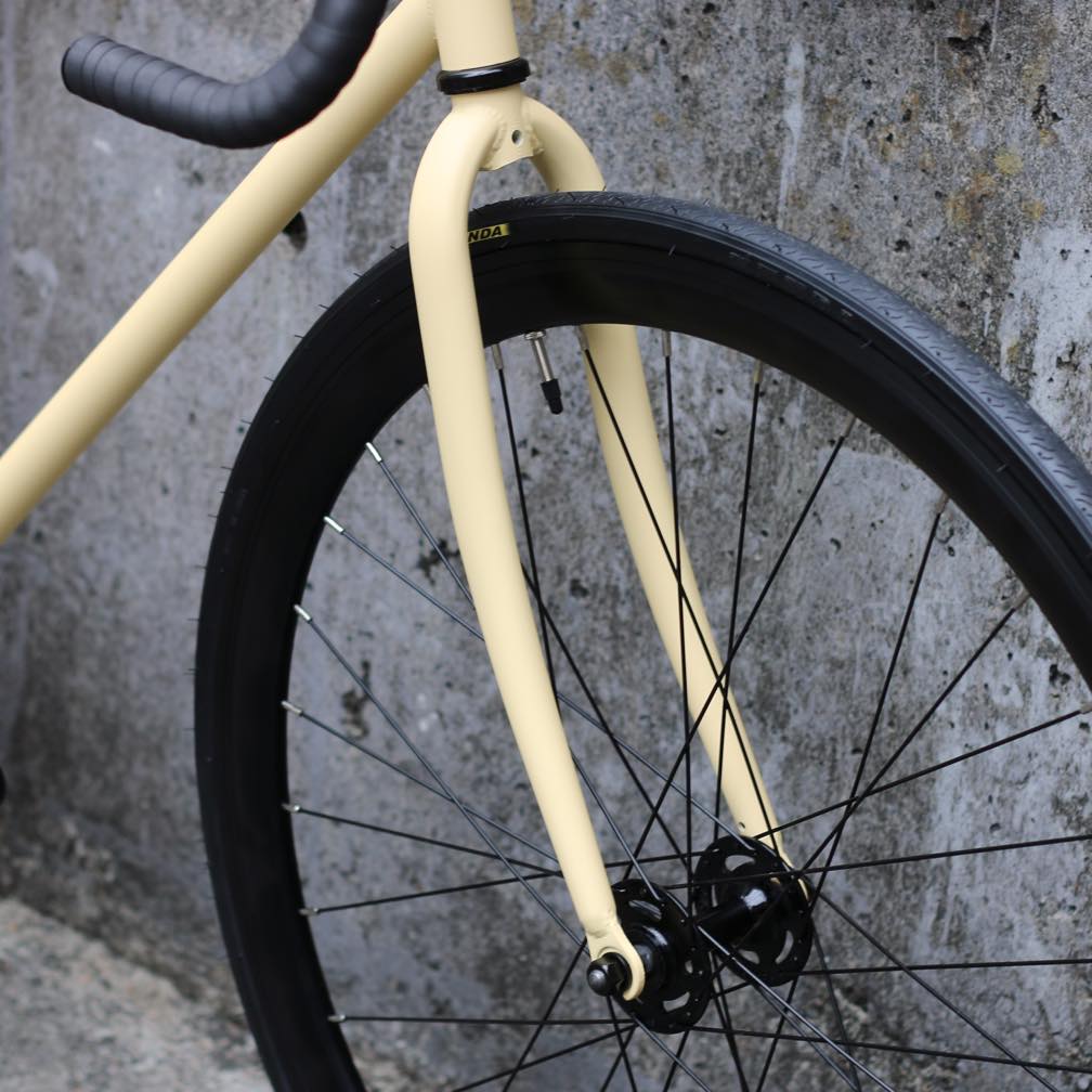 ピストバイク 販売 カスタム 完成車 カーテルバイク Cartel Bike Avenue ピストバイク Mat Beige 自転車 バイク スポーツ バイク 完成品 クロモリ 軽量 カスタム カスタムバイク ベース フリーギア 固定ギア 初心者 シンプル おしゃれ ベージュ Diner店シンプルな