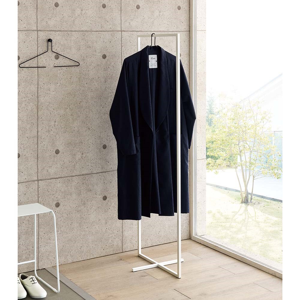 【クーポン10％OFF 4/17 9：59迄】 KUROSHIRO/クロシロシリーズ コートスタンド I型 コートハンガー コート掛け 衣類収納 H91010 ＼LINE友だち登録でクーポン／