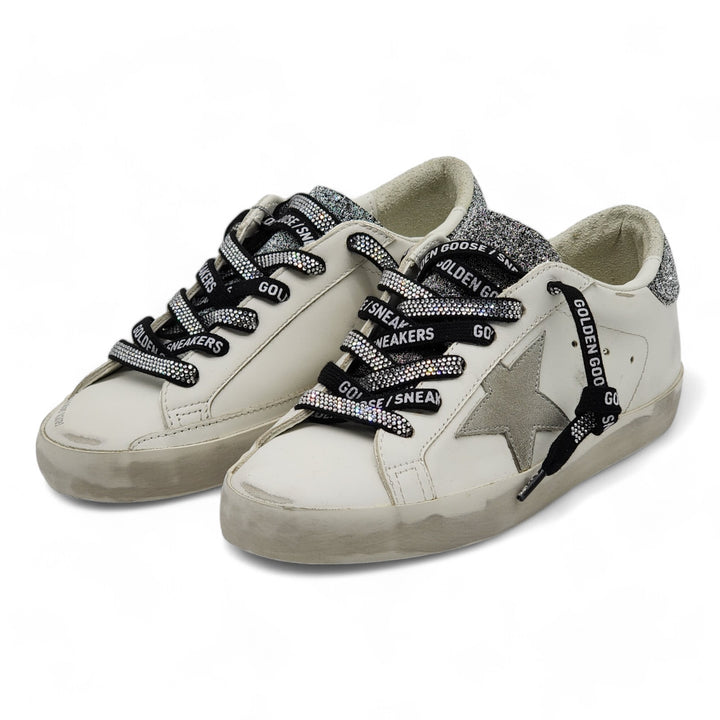 Golden Goose ゴールデン・グース スワロフスキー・クリスタル付き添い人はやりっ子・古典派音楽・なめし革・スニーカー Super Star Classic Leather Sneakers with Swarovski Crystals