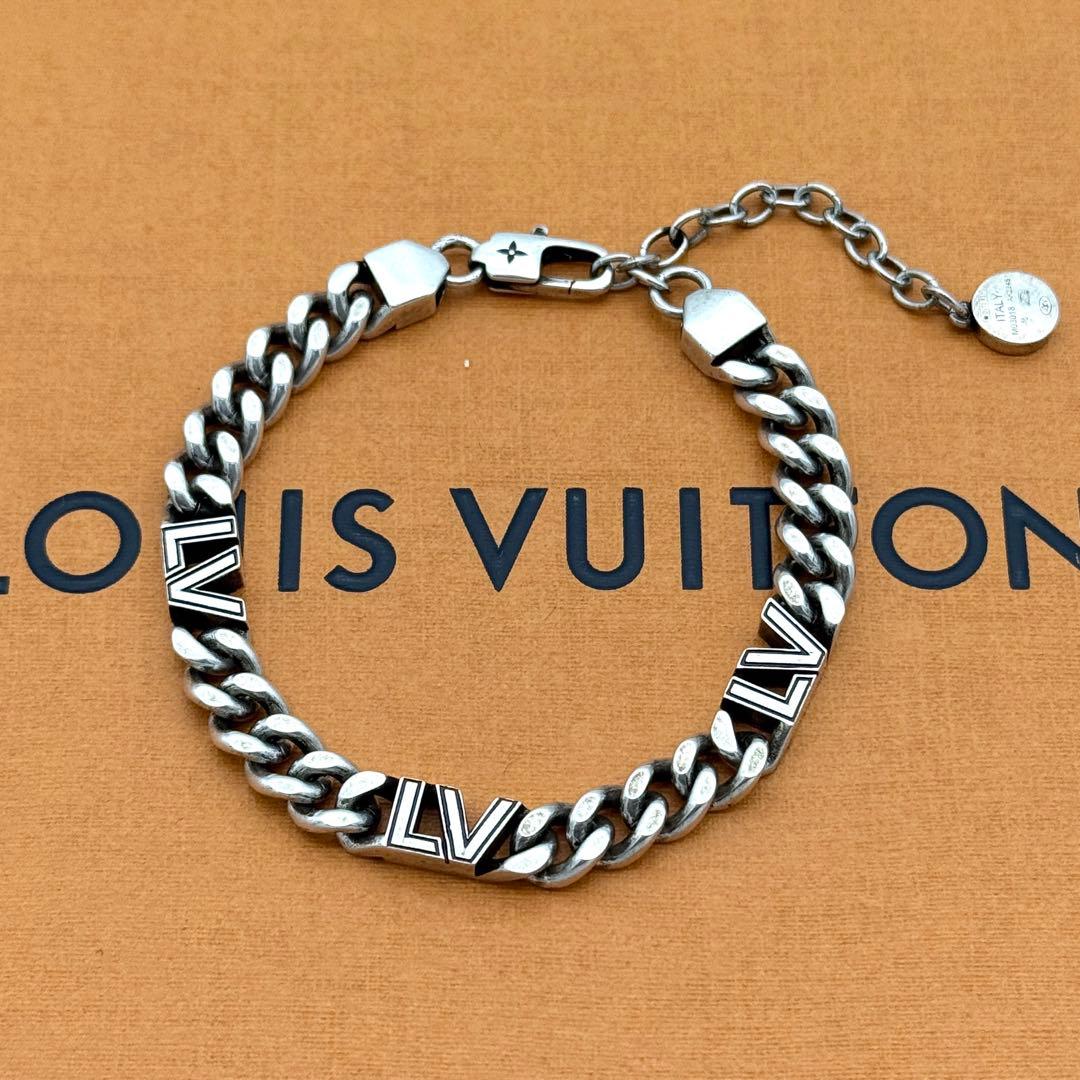 中古A ルイヴィトン チェーン店 腕輪 LV 野球クラブ しろがね色 925 付け届け LOUIS VUITTON 喜平 スターリング しろがね色 イタリア製 M03018