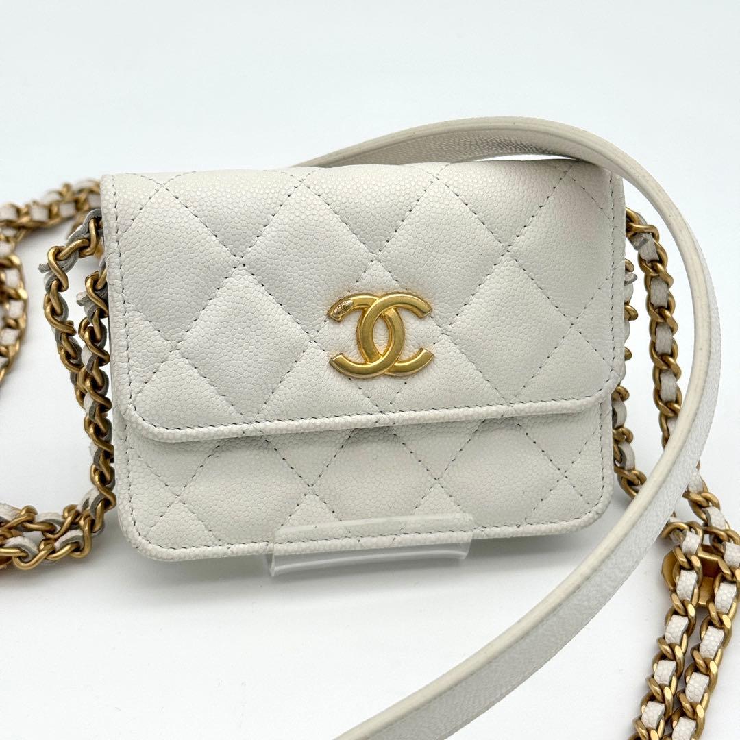 中古A CHANEL マトラッセ キャビア素はだ ミニ ショルダーバッグ 白いこと シャネル パウダーコンパクト チェーンウォレット Wチェーン店 シュロの葉