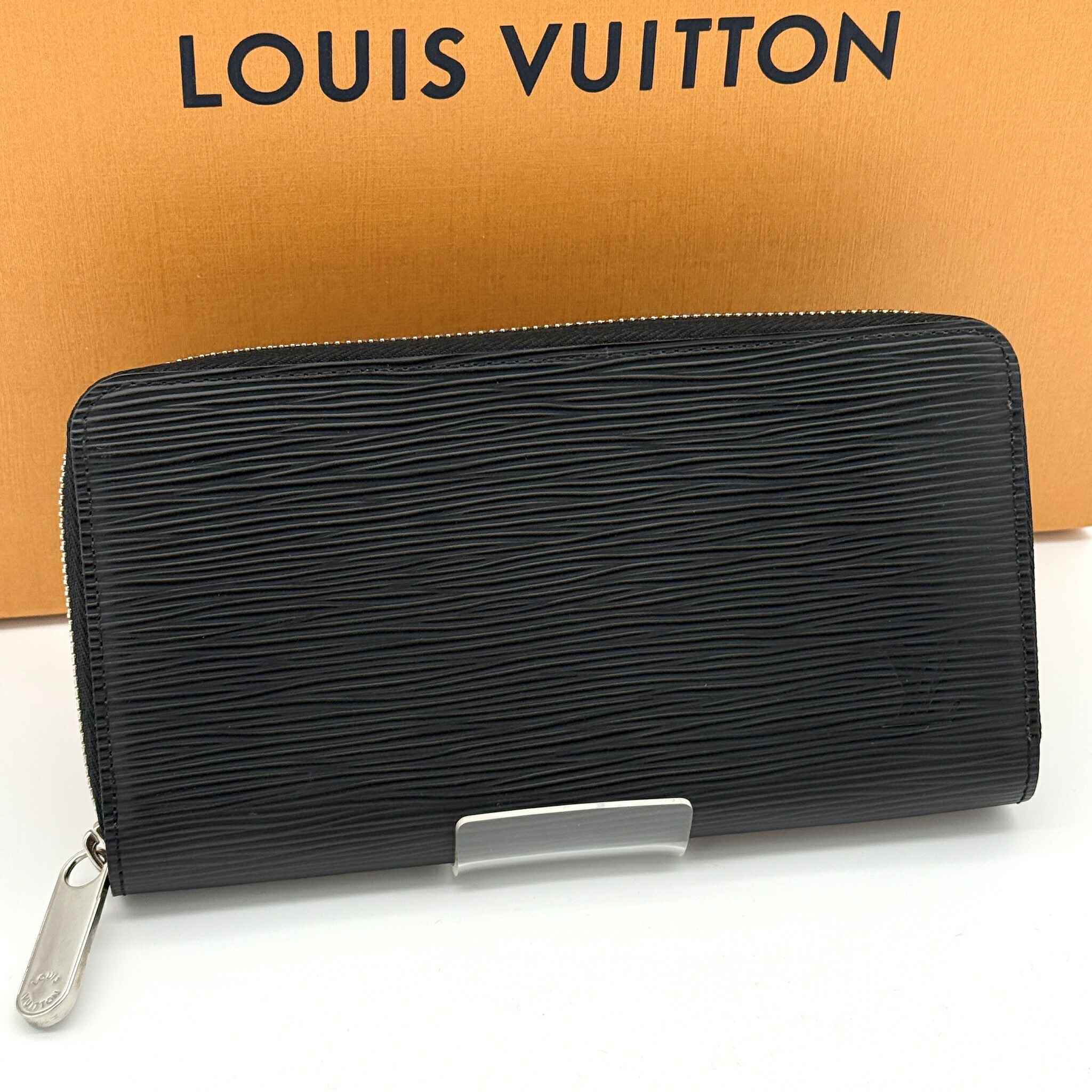 中古A ルイヴィトン エピ ジッピーウォレット 長札入れ ラウンドジップ 黒いこと LOUIS VUITTON  ノワール【中古】 バッグ・小物・ブランド雑貨-財布・ケース