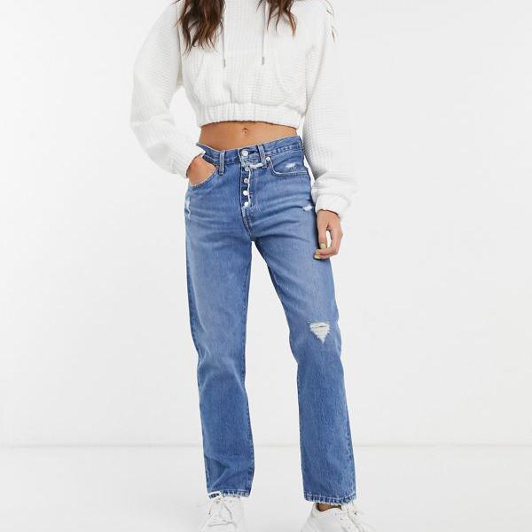 21年最新入荷 パンツ ミッドウォッシュブルーの膝擦り傷のあるリーバイス501クロップジーンズ Levi S リーバイス パンツ 小さいサイズから大きいサイズまで インポートブランド 女性 レディース ボトム Arotel Mg