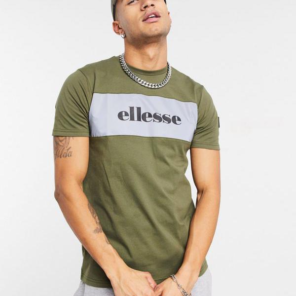 新品同様 トップス カーキ色のエレッセサンバ虹色tシャツ Ellesse Ellesse エレッセ メンズ 小さいサイズから大きいサイズまで インポートブランド 男性 As Quintalafrancisca Com