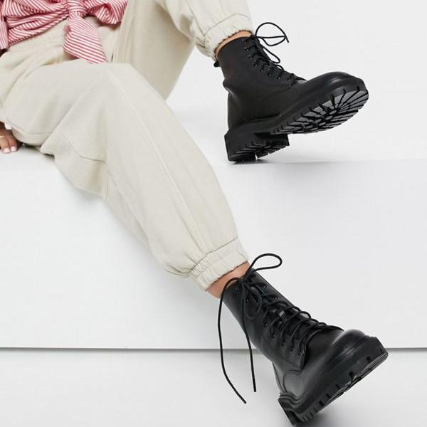 人気ショップが最安値挑戦 レイド Raid Raidビニタフラットチャンキーレースアップアンクルブーツブラック 靴 レディース 女性 インポート ブランド 小さいサイズから大きいサイズまで 代 30代 40代 50代 気質アップ Www Greenlife Co Ke