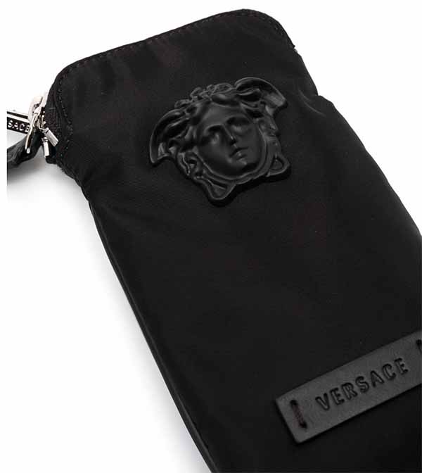 メドゥーサ ヴェルサーチ Versace 30代 携帯 ブランド ファッション スマホポーチ 京都のセレクトショップdivacloset スマホポーチ ハイブランド メンズ ベルサーチ インポート 携帯 40代 クラッチバッグ レディース ユニセックス プレゼント 代 30代 50代 セレクト