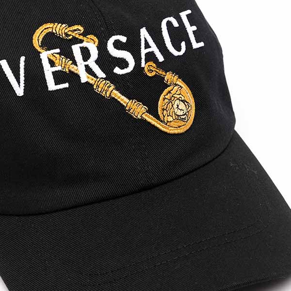 ヴェルサーチ Versace ロゴ セーフティピン キャップ キャップ 帽子 メンズ 男性 お洒落 インポート 代 30代 40代 インポート ブランド インポート プレゼント 誕生日 贈答品 Bullpadel Cl