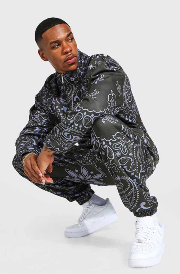 Boohoo ブーフー ペイズリー ジップアップ ジョガーパンツ スウェットパンツ トラックスーツ セットアップ 2ピース 上下 ブランド トラックスーツ スウェット インポートブランド ランニング ジム スポーツ 小さいサイズ 大きいサイズあり メンズ ファッション