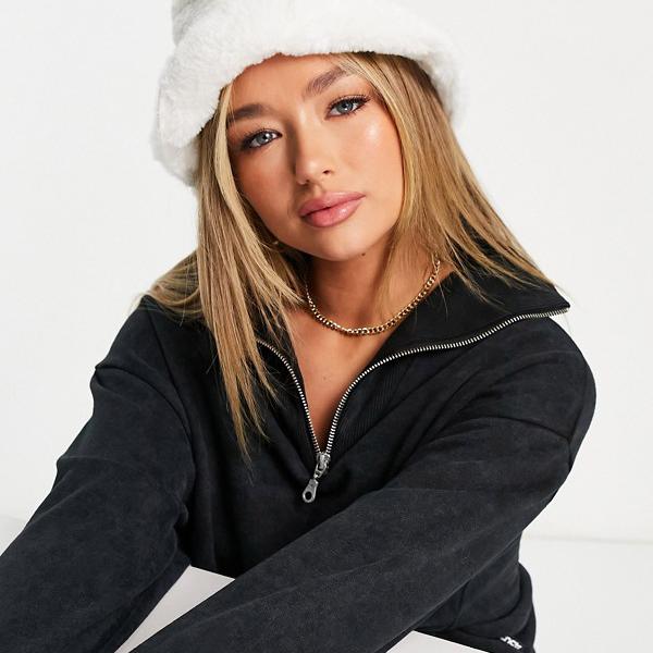 カンゴール Kangol Kangol限定のフェイクファーロゴバケットハット(ホワイト) 帽子 レディース 女性 インポートブランド