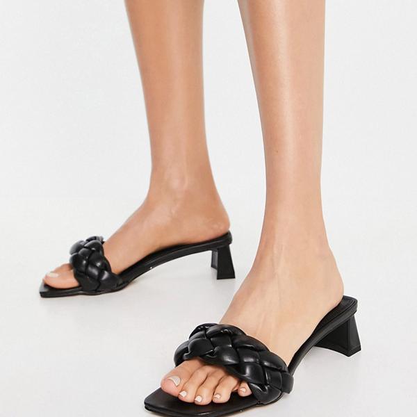 エイソス ASOS asos ASOSDESIGNワイドフィットギボウシはミッドヒールミュールをブラックで織り上げています 靴 レディース 女性 インポートブランド 小さいサイズから大きいサイズまで