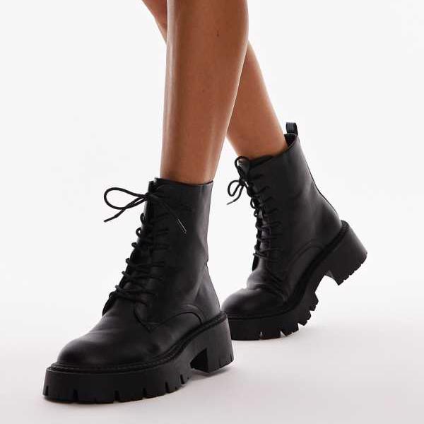 トップショップ Topshop TOPSHOP トップショップのローレライ チャンキー レースアップブーツ（ブラック） 靴 レディース 女性 インポートブランド 小さいサイズから大きいサイズまで画像