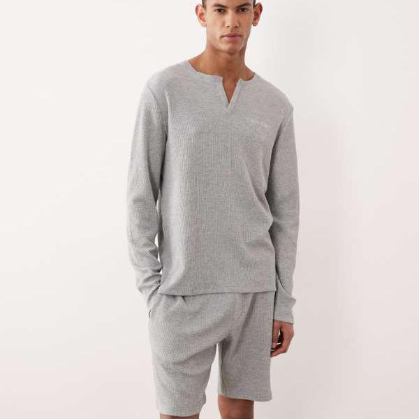 カルバンクライン Calvin Klein カルバン・クラインのワッフル素材ラウンジウェアショーツセットアップ（グレー） パンツ ボトム メンズ 男性 インポートブランド 小さいサイズから大きいサイズまで