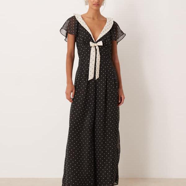 For Love \u0026 LemonsのシフォンVネックフラッタースリーブジャンプスーツ（水玉飾りつけ） オールインワン レディース 亭主もち インポートブランド ごく小さい大きさから大層らしい大きさまで