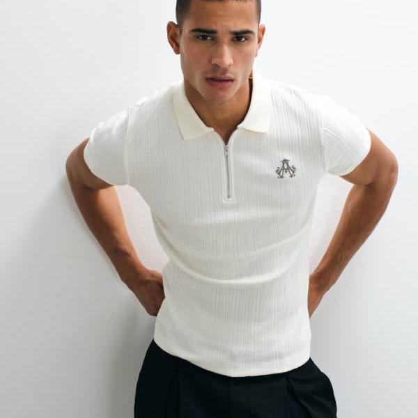 エイソス ASOS asos ASOS DESIGNのマッスルポロシャツ。前胸部に刺しゅう入り口・入口。皮膚軟化剤色の肋筋編み飛び切り出どころを当て嵌める。 トップス メンズ 成人男性 インポートブランド 弱められた大きさから馬鹿でかい大きさまで