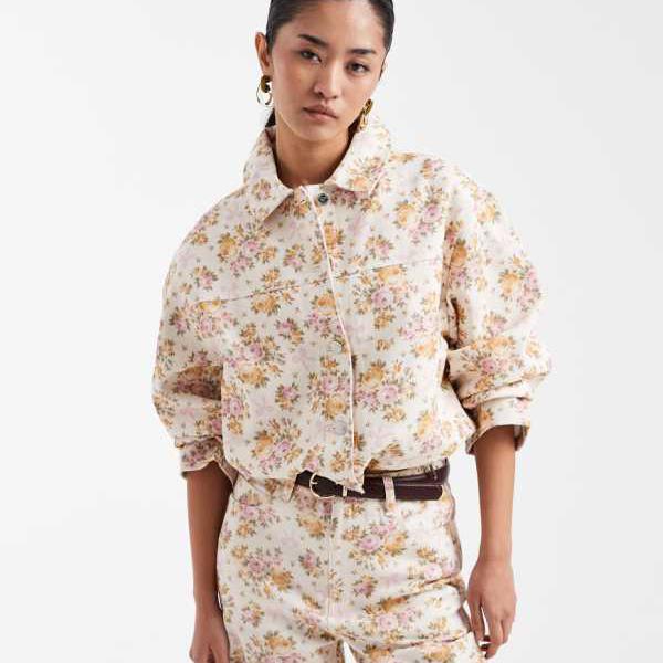 ミスセルフリッジ Miss Selfridge ミスセルフリッジ オールオーバーフローラルデニムジャケット コーデ アウター レディース 女性 インポートブランド 小さいサイズから大きいサイズまで