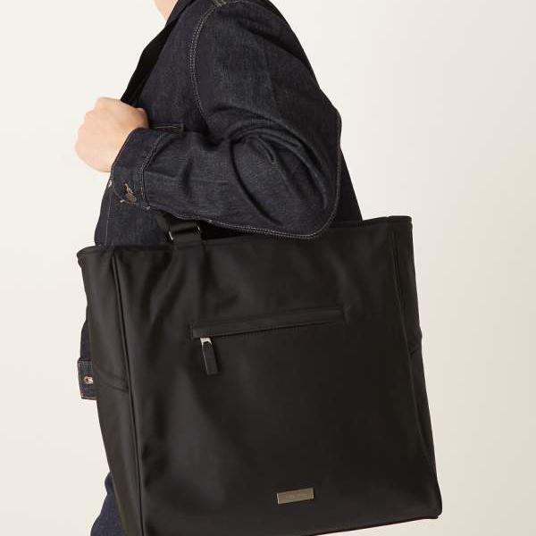 カルバンクライン Calvin Klein カルバン・クラインの今めかしいなトートバッグ（衣嚢付き添い人、黒いこと） うしろ側 メンズ 成人男性 インポートブランド