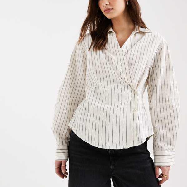 エイソス ASOS asos ASOS DESIGNのピンストライプ柄コクーンスリーブラップシャツ トップス レディース 女性 インポートブランド 小さいサイズから大きいサイズまで