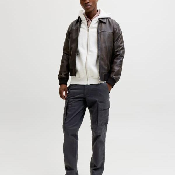 ジャックアンドジョーンズ Jack & Jones ジャック＆ジョーンズのストレートカーゴパンツ（ブラック） パンツ ボトム メンズ 男性 インポートブランド 小さいサイズから大きいサイズまで