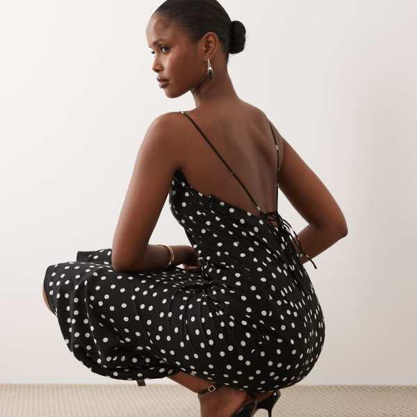 エイソス ASOS asos ASOS DESIGN スコップのど首 偏った考えとり捨てる スカーフネックライン MIDI丈衣装 モノ点点柄 衣装 レディース お上さん インポートブランド たわい無い大きさから気が大きい大きさまで
