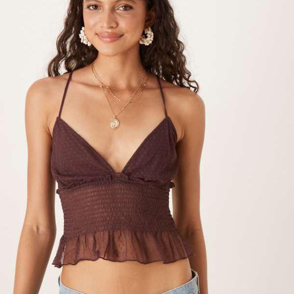 エイソス ASOS asos ASOS DESIGN シャーリングドビーメッシュペプラムキャミトップ（ブラウン） トップス レディース 女性 インポートブランド 小さいサイズから大きいサイズまで