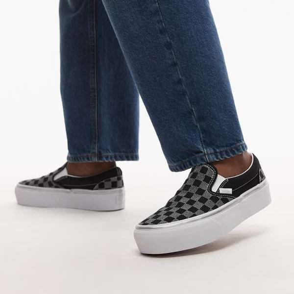 ヴァンズ Vans VANS バンズ Vansのクラシック プラットフォーム スリッポン トレーナー（ブラック＆ホワイト メタリック） 靴 レディース 女性 インポートブランド 小さいサイズから大きいサイズまで