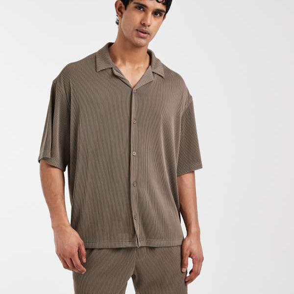 エイソス ASOS asos ASOS DESIGN コーデュロイ オーバーサイズ リビア プリーツ シャツ（ブラウン） トップス メンズ 男性 インポートブランド 小さいサイズから大きいサイズまで