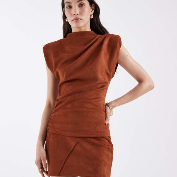 エイソス ASOS asos ASOS DESIGN フェイクスエード ミニスカート コーデ（タン） スカート レディース 女性 インポートブランド 小さいサイズから大きいサイズまで
