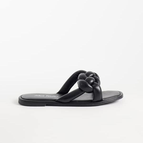 パブリックデザイア Public Desire パブリック・デザイアのエヴリン・フラットサンダル（ブラック） 靴 レディース 女性 インポートブランド 小さいサイズから大きいサイズまで｜セレクトショップ　Diva　Closet