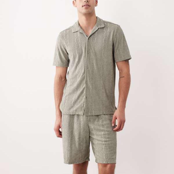 ニュールック New Look ニュー・ルックのライトカーキのジャカード柄ショートパンツ（セットアップ） パンツ ボトム メンズ 男性 インポートブランド 小さいサイズから大きいサイズまで