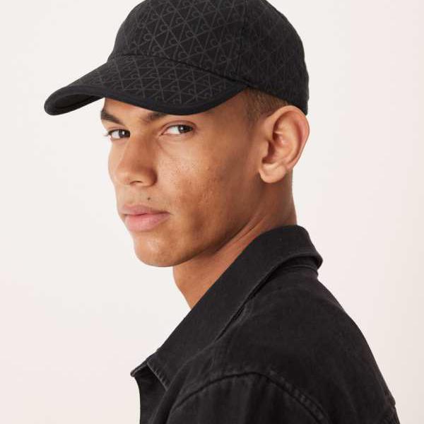 カルバンクライン Calvin Klein カルバン・クラインのエンブレムプリントキャップ（黒いこと） かぶり笠 メンズ 成人男性 インポートブランド