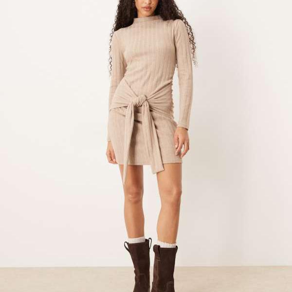 エイソス ASOS asos ASOS DESIGN リブ編みハイネックタイフロントミニドレス（ニュートラル） ワンピース レディース 女性 インポートブランド 小さいサイズから大きいサイズまで