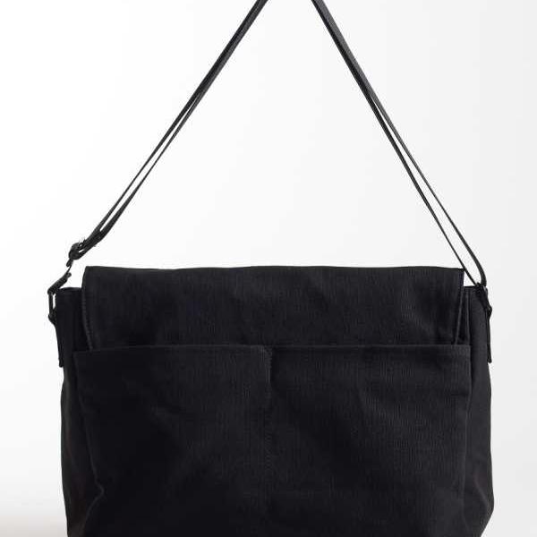 エイソス ASOS asos ASOS DESIGNのブラックキャンバス製サッチェルクロスボディバッグ バック メンズ 男性 インポートブランド｜セレクトショップ　Diva　Closet 10,203円