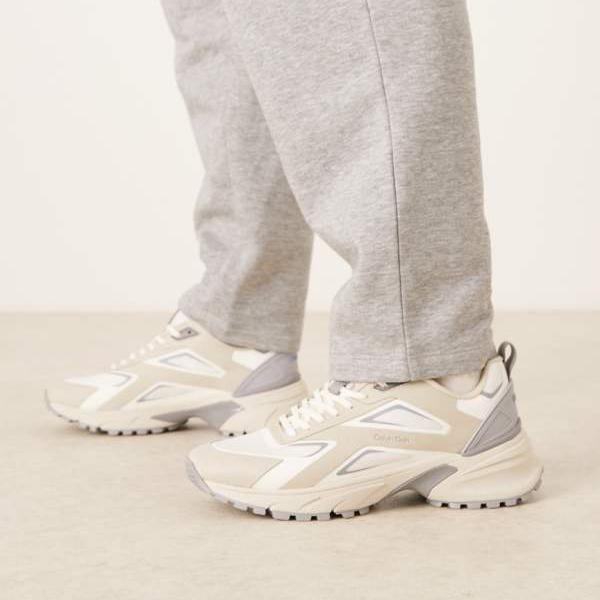カルバンクライン Calvin Klein カルバン・クライン 山歩き走者 調教師（象牙色） 靴 メンズ 成人男性 インポートブランド 小っちゃい大いさから馬鹿でかい大いさまで