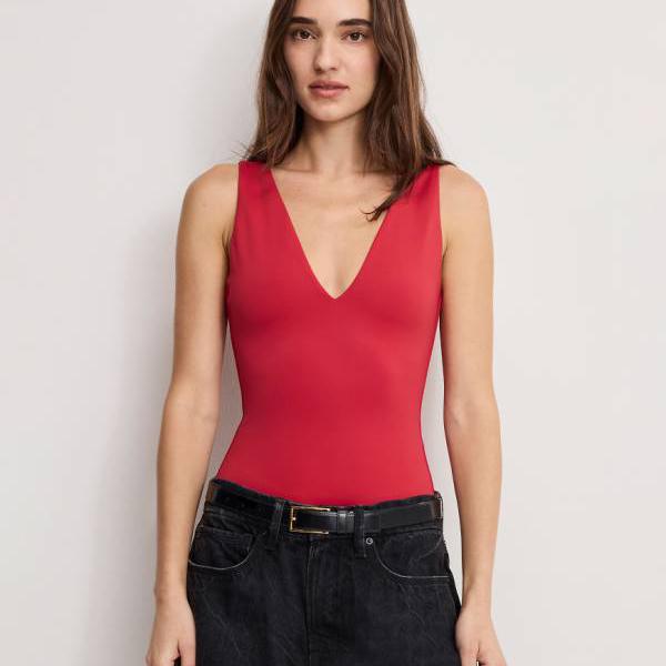 ルビー色のGood American Vネックボディスーツ トップス レディース 女性 インポートブランド 小さいサイズから大きいサイズまで