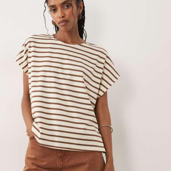 エクリュとブラウンのストライプ柄の、着古した感じのセットアップTシャツ トップス レディース 女性 インポートブランド 小さいサイズから大きいサイズまで|セレクトショップ Diva Closet