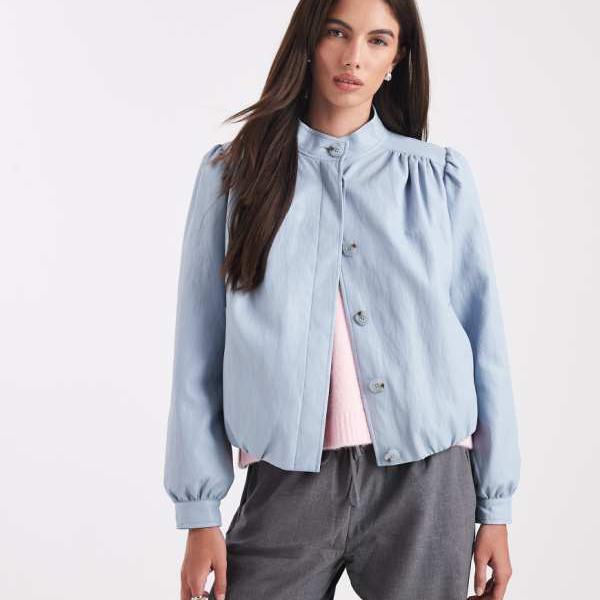 ミスセルフリッジ Miss Selfridge ミスセルフリッジのフェイクレザーギャザーディテールジャケット（ソフトブルー） アウター レディース 女性 インポートブランド 小さいサイズから大きいサイズまで