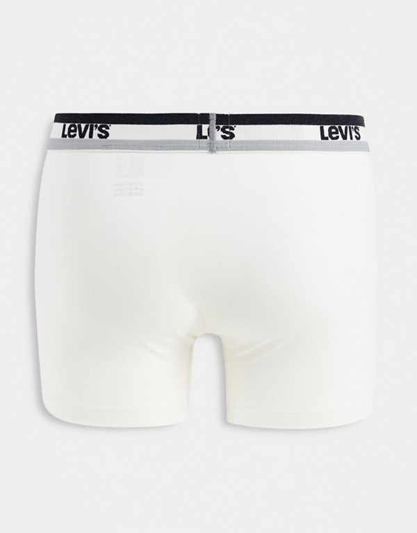       Levi s             2          