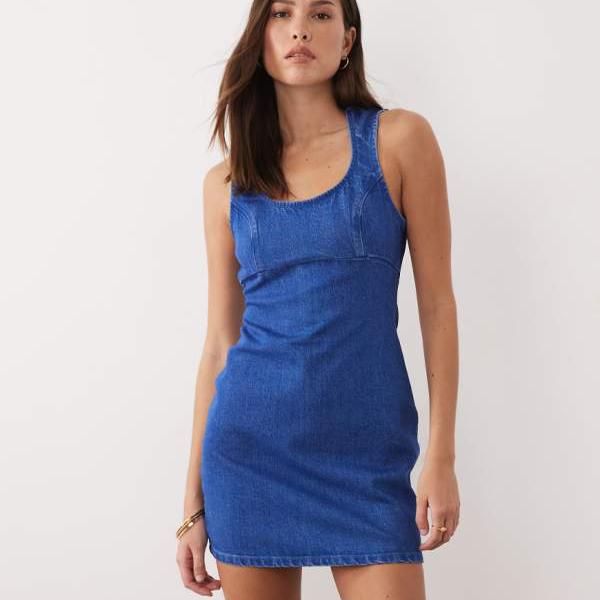 エイソス ASOS asos ASOS DESIGN デニムスクエアネックストレッチボディコンドレス（ブロモ） 衣装 レディース 成人女性 インポートブランド 弱められた大きさから馬鹿でかい大きさまで